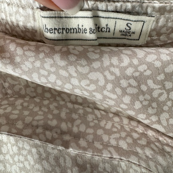 Abercrombie & Fitch midi skirt with high split in animal print Size Small - Picture 3 of 4